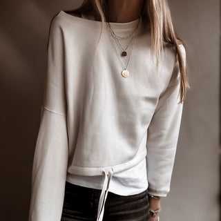 Native slightly cropped CREAM sweatshirt *relaxed style*
