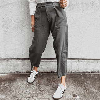 Slouchy Charcoal jogger jeans with pockets