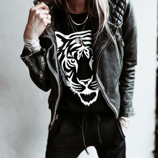 Black TIGER sweatshirt *relaxed style*