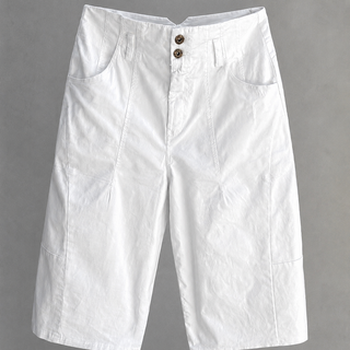 White Bermuda shorts *NEW*