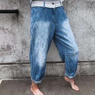 All about the waistband  blue jeans *NEW*
