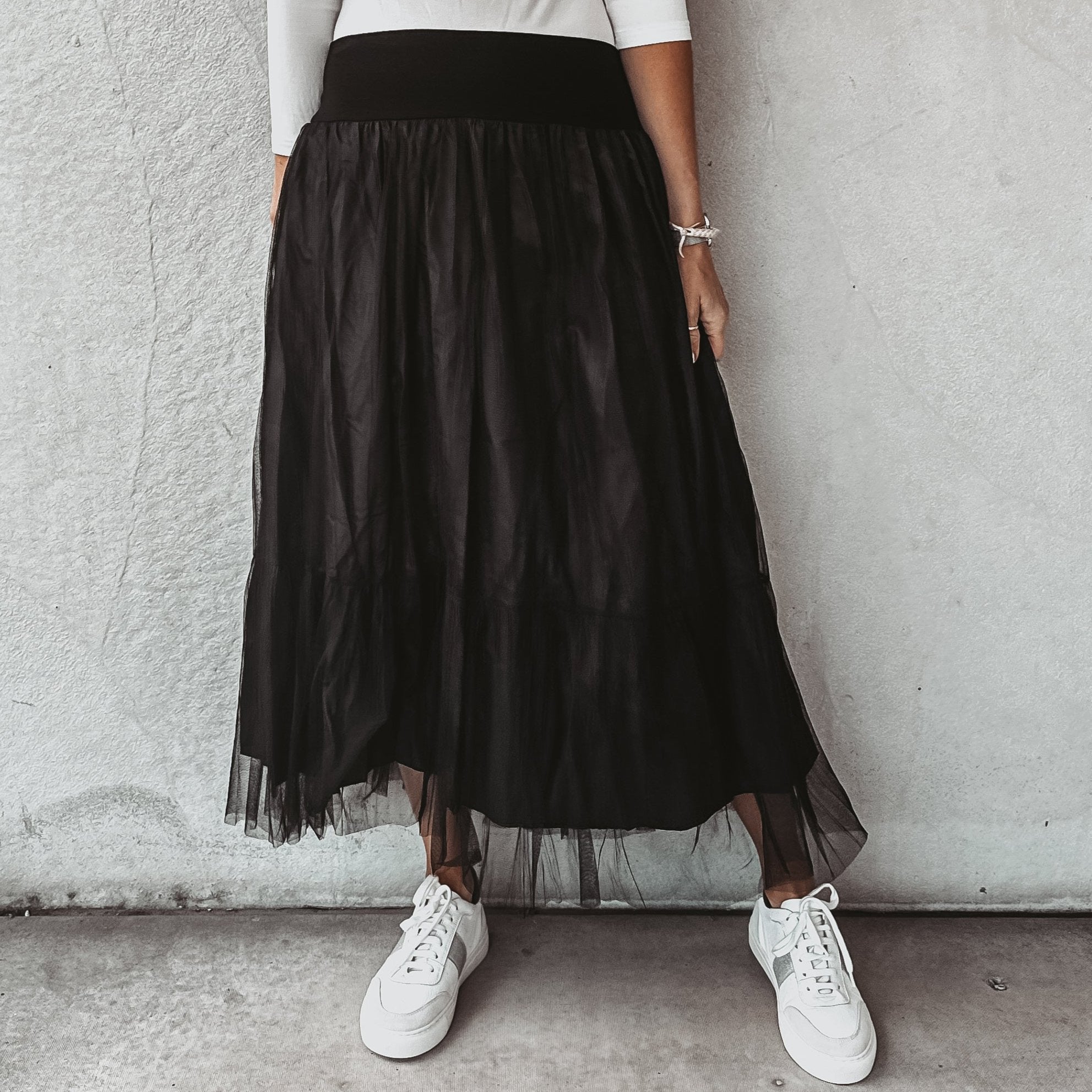 【NOFFICIALNOFFICE】POLKA DOT TULLE LAYERD BELT SKIRT NOFFICIALNOFFICE] POLKA DOT TULLE LAYERD BELT SKIRT IVORY
