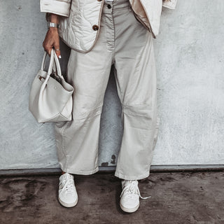 Beige Barcelona barrel jeans *NEW*