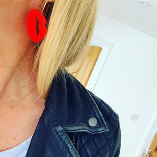 Red lip gold hoop earrings! 💋💋