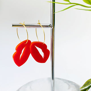 Red lip gold hoop earrings! 💋💋