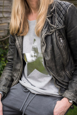 Light grey sweat with silver star
