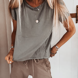 THE PERFECT LIGHT KHAKI TEE