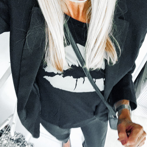 Grey lips black tee *now with added glitter!*