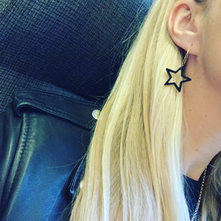 Black outline star hoop earrings