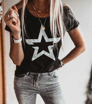 White striking star black tee *fitted style*