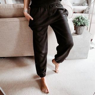 Black super slouchy joggers *
