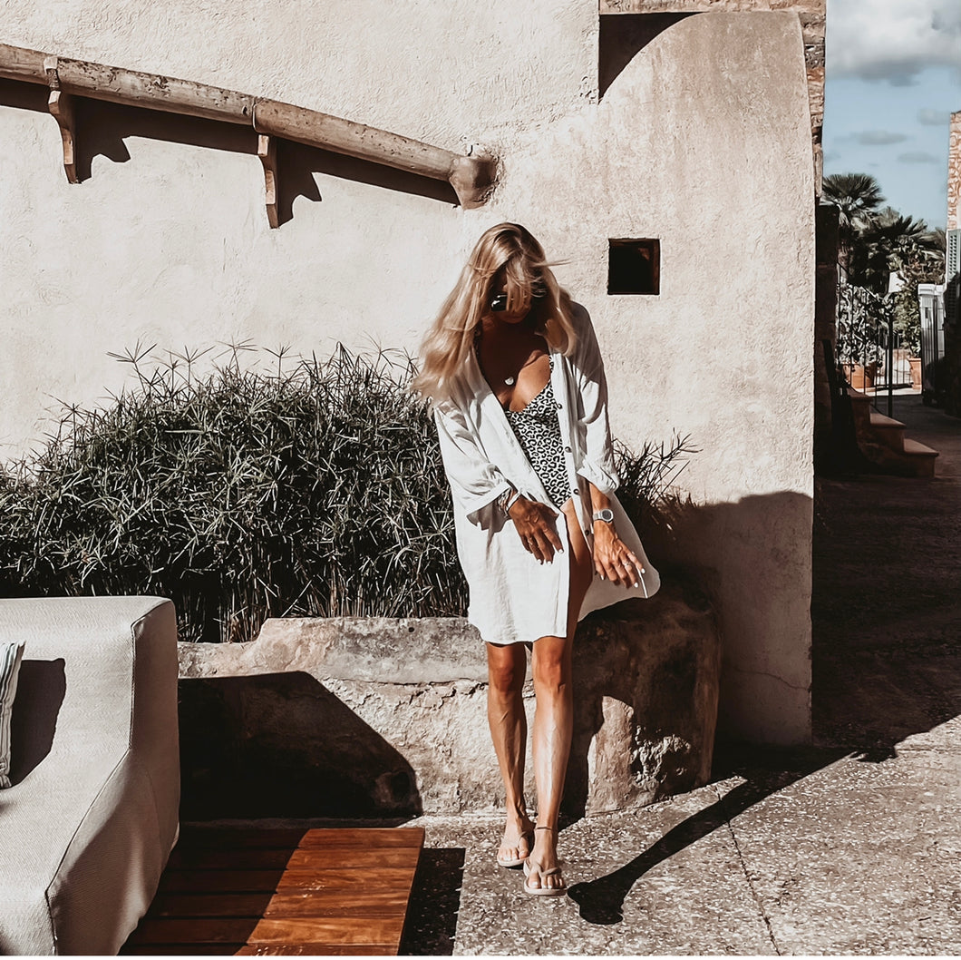Oversized Sicily WHITE linen beach shirt dress with pockets *new* *rel Lucy Dodwell Oversized Sicily WHITE linen beach shirt dress with pockets *new* *rel Lucy Dodwell