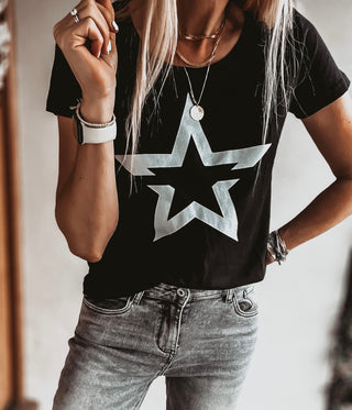 White striking star black tee *fitted style*