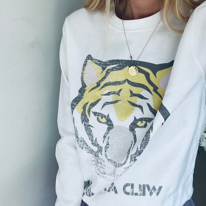 White lion sweatshirt  (large)