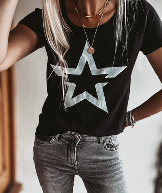White striking star black tee *fitted style*