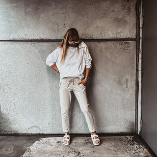 Washed desert beige SUPREME jogger jeans *new*