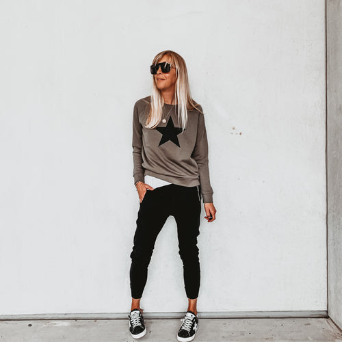Black star on khaki sweatshirt *boyfriend fit* JUST ONE XL left