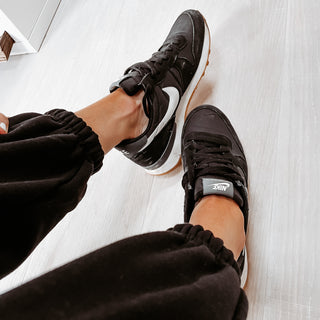 Black super slouchy joggers *