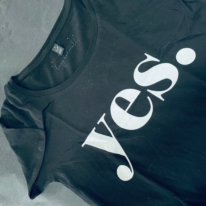 Black yes tee ( small)