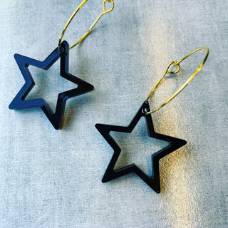 Black outline star hoop earrings