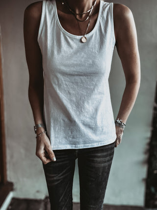The perfect WHITE vest top! (Fab for layering over)