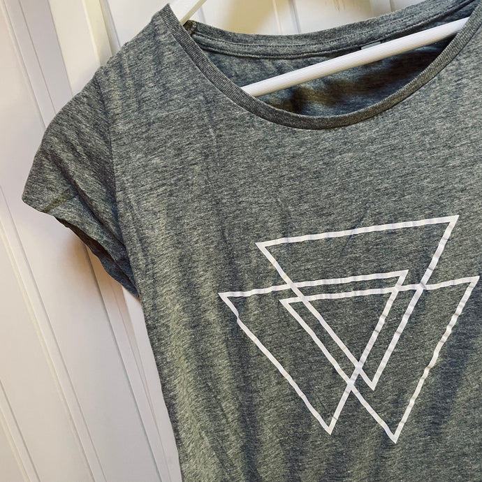 Triangle tee *preloved*