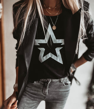 White striking star black tee *fitted style*