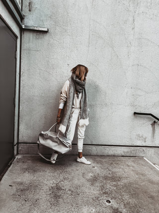 Slouchy LIGHT GREY Ibiza weekend faux leather bag