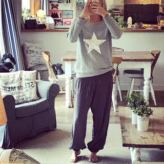 Light grey sweat with silver star