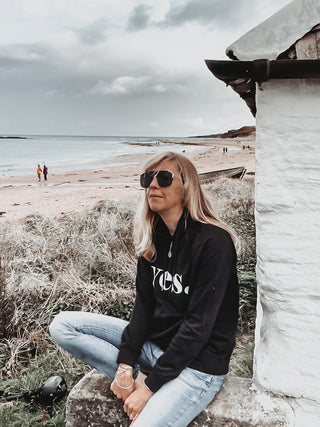 YES black hoody