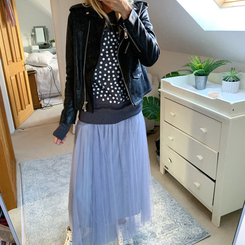 White polka dots on dark grey charcoal tee (m)