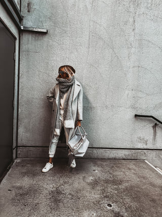 Slouchy LIGHT GREY Ibiza weekend faux leather bag