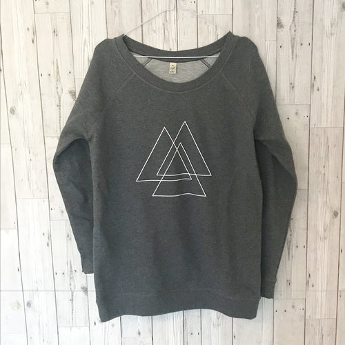 White mountains on a dark grey sweat (M)