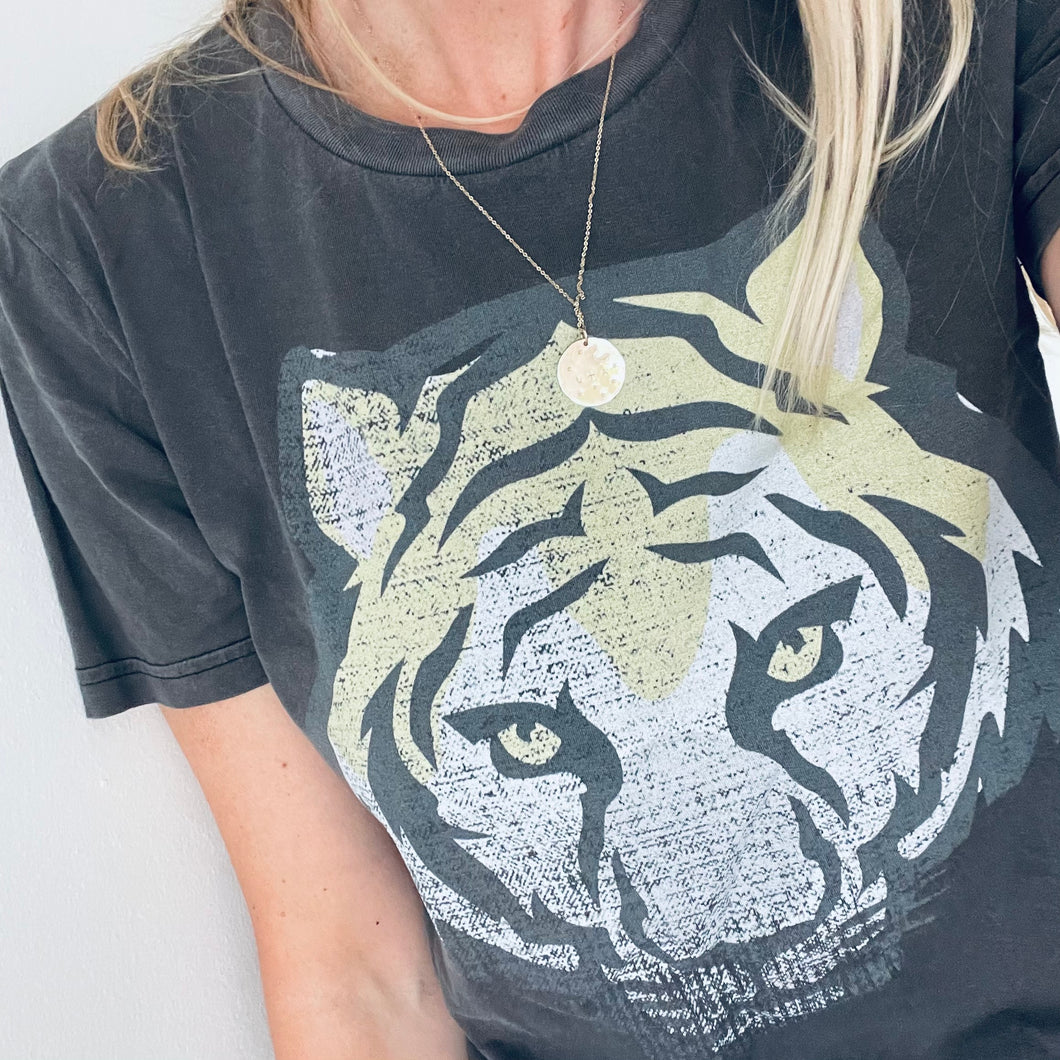 Charcoal  lion tee  (uk 10-12)