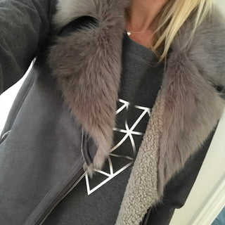Silver pyramid on a dark grey sweat (M)
