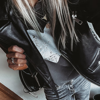 Heart vintage black boyfriend tee