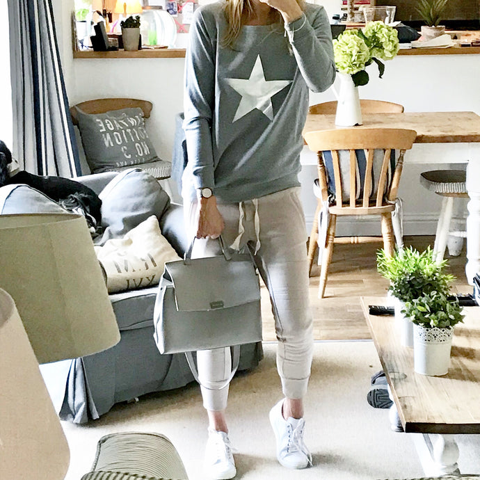 Light grey sweat with silver star