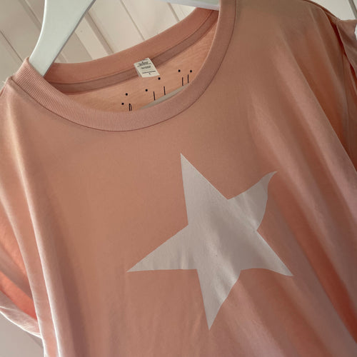 Peach star tee